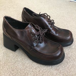 Vintage 90s brown platform oxford shoes